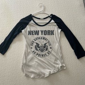 Brandy Melville New York Tee💙